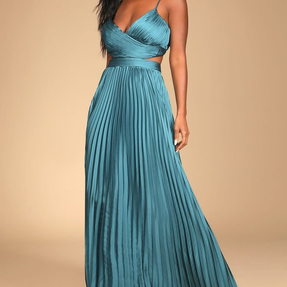 Lulu's Teal Pleated Maxi Dress - Picture 1 of 5
